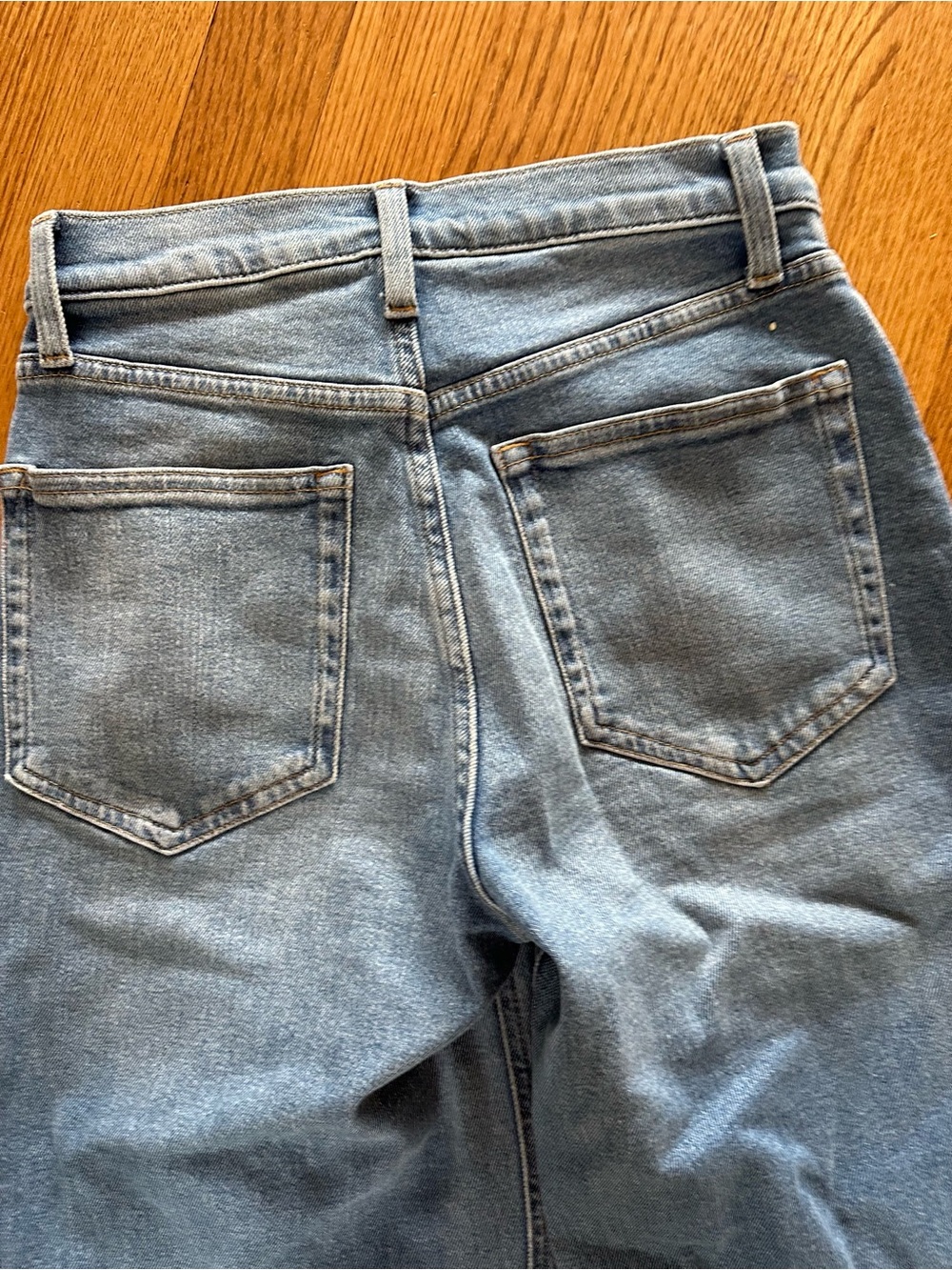 GAP Wide Leg Flare Jeans in Medium Blue Wash - Picture 4 of 6
